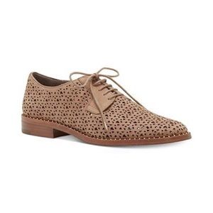 Vince Camuto Lesta Geo Perforated Oxford Tan
